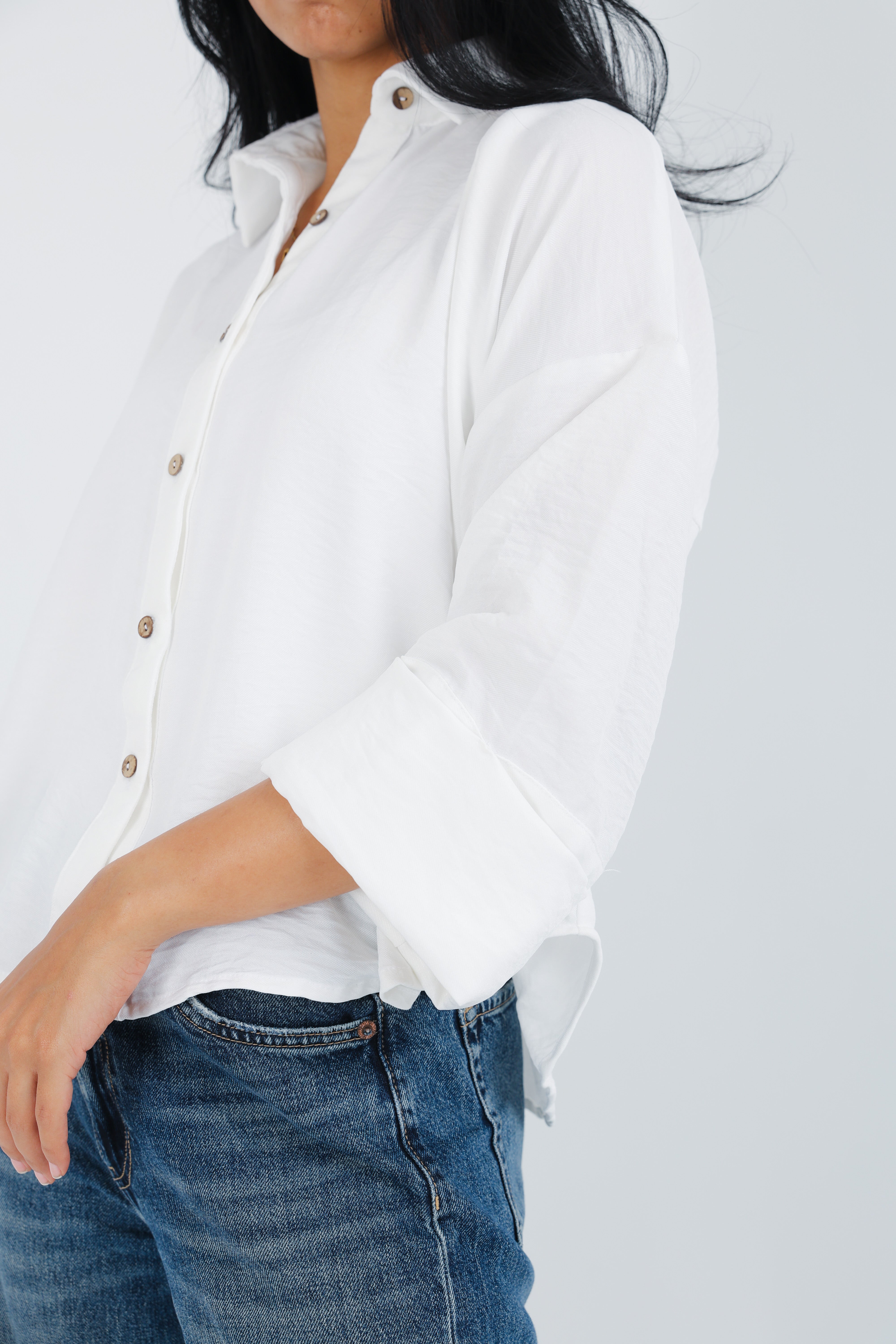 FLOWY SHIRT IN SKY WHITE
