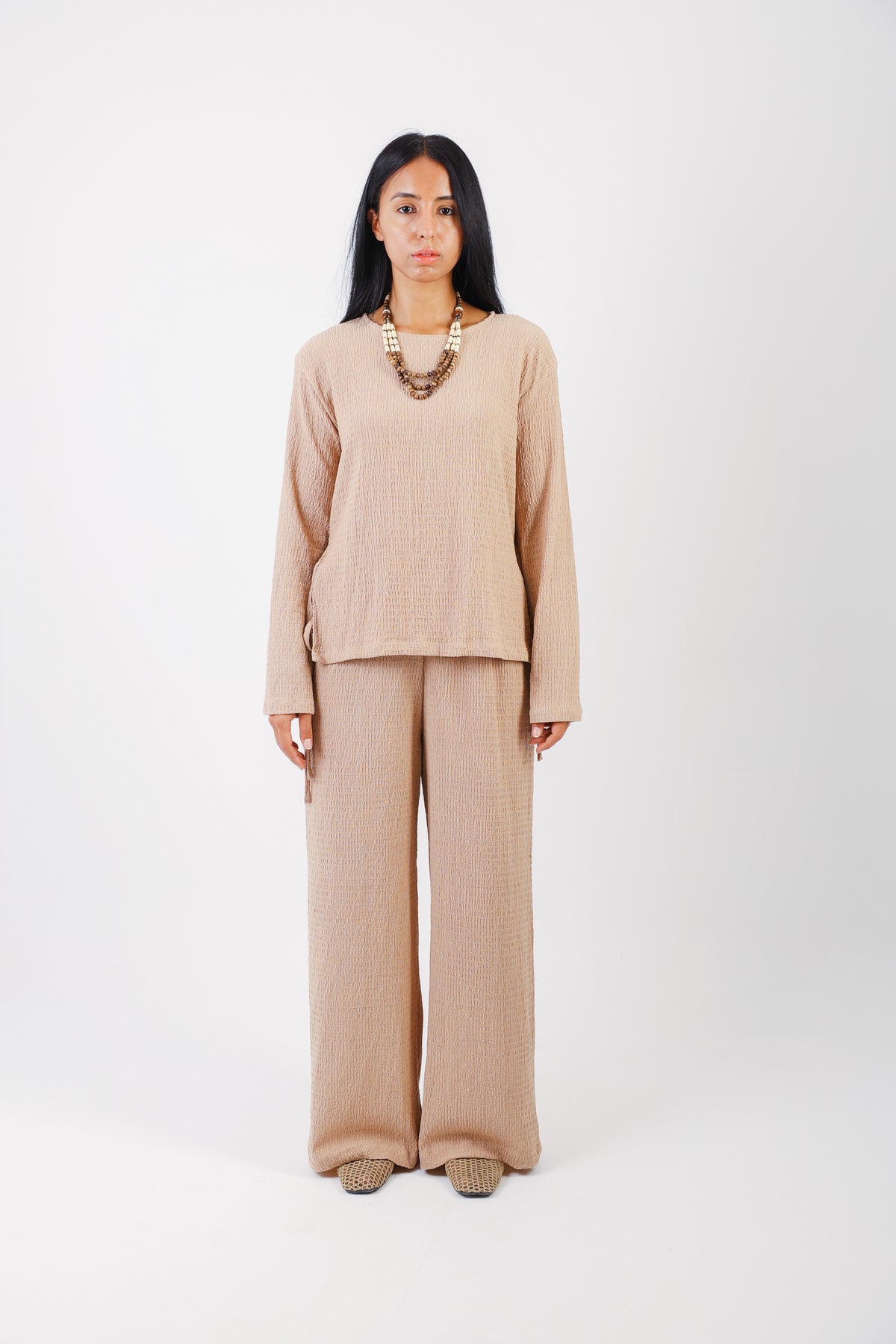 TEXTURED SET IN CAMEL BROWN